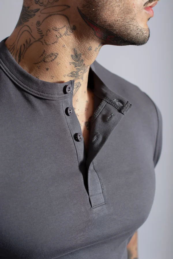 Henley Manga Corta Charcol - Rsident