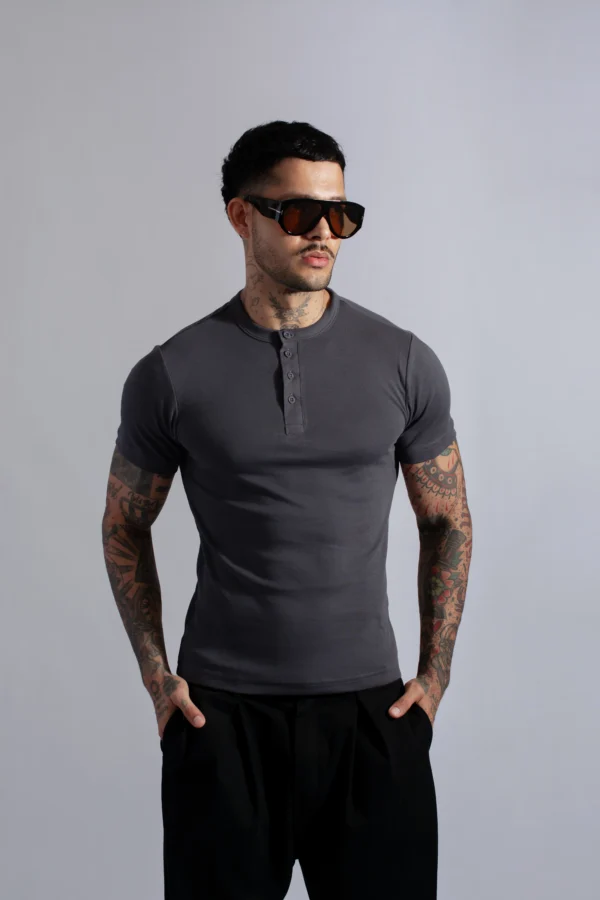 Henley Manga Corta Charcol - Rsident
