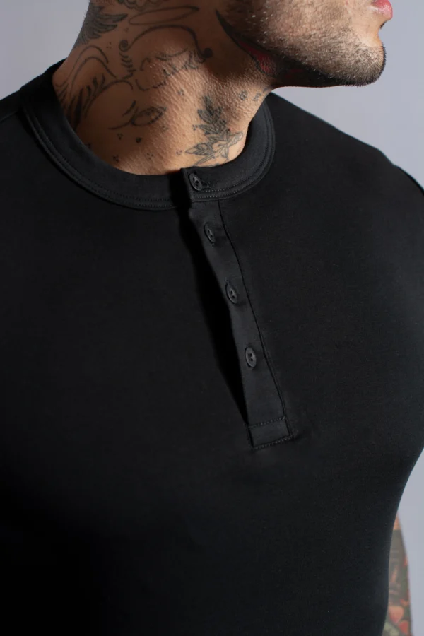 Henley Manga Corta Negro - Rsident
